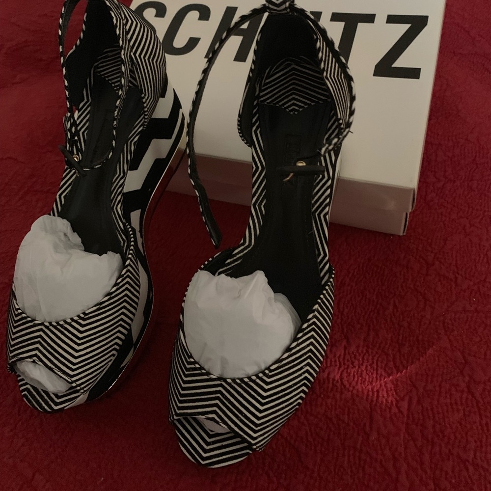 Schultz - PLATFORM SHOES Sz 7